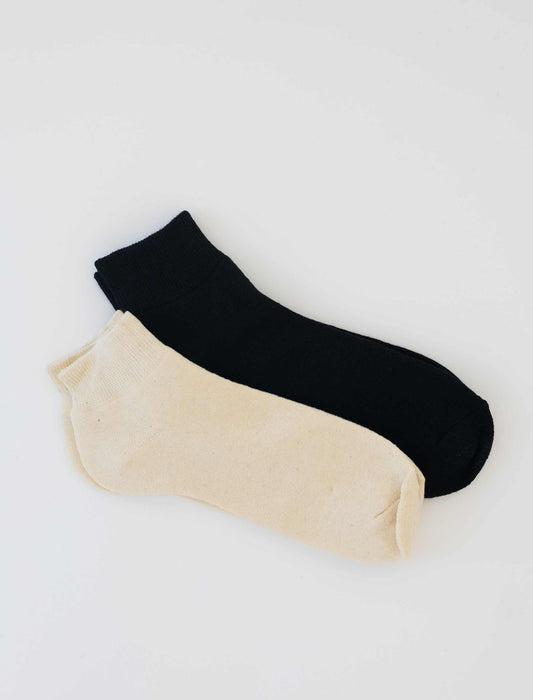 Women's hemp and organic cotton ankle socks in natural and black colors, breathable and eco-friendly hemp socks for everyday wear