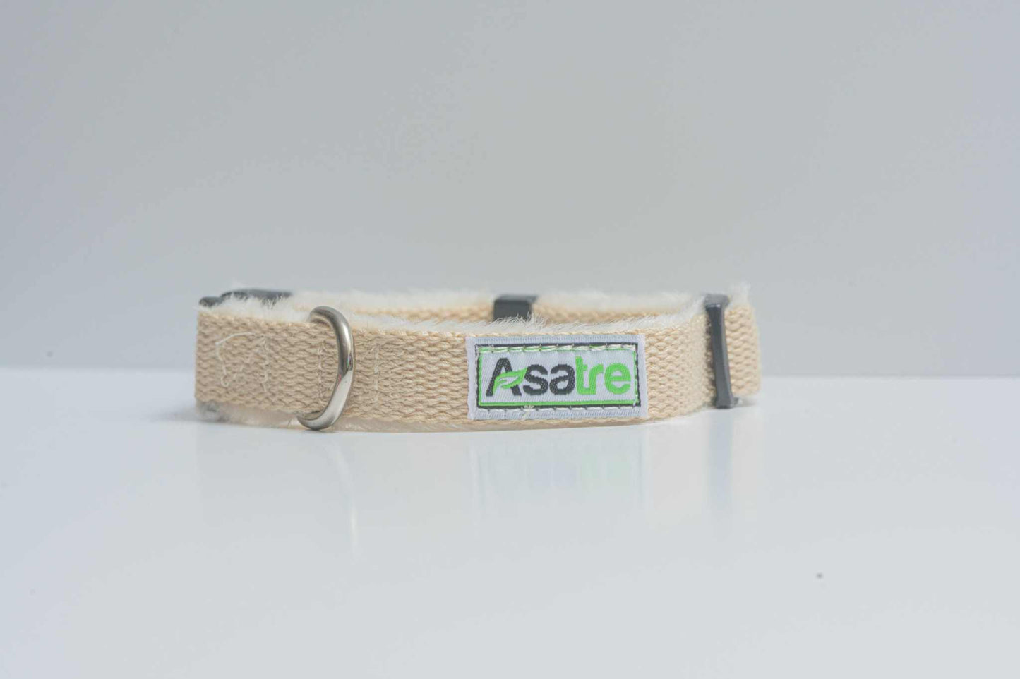 Beige hemp dog collar with rust-proof D-ring and soft lining by Asatre