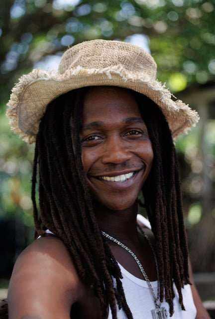 Eco-friendly hemp hat with wide brim for sun protection, made from natural hemp fiber, suitable for men and women.