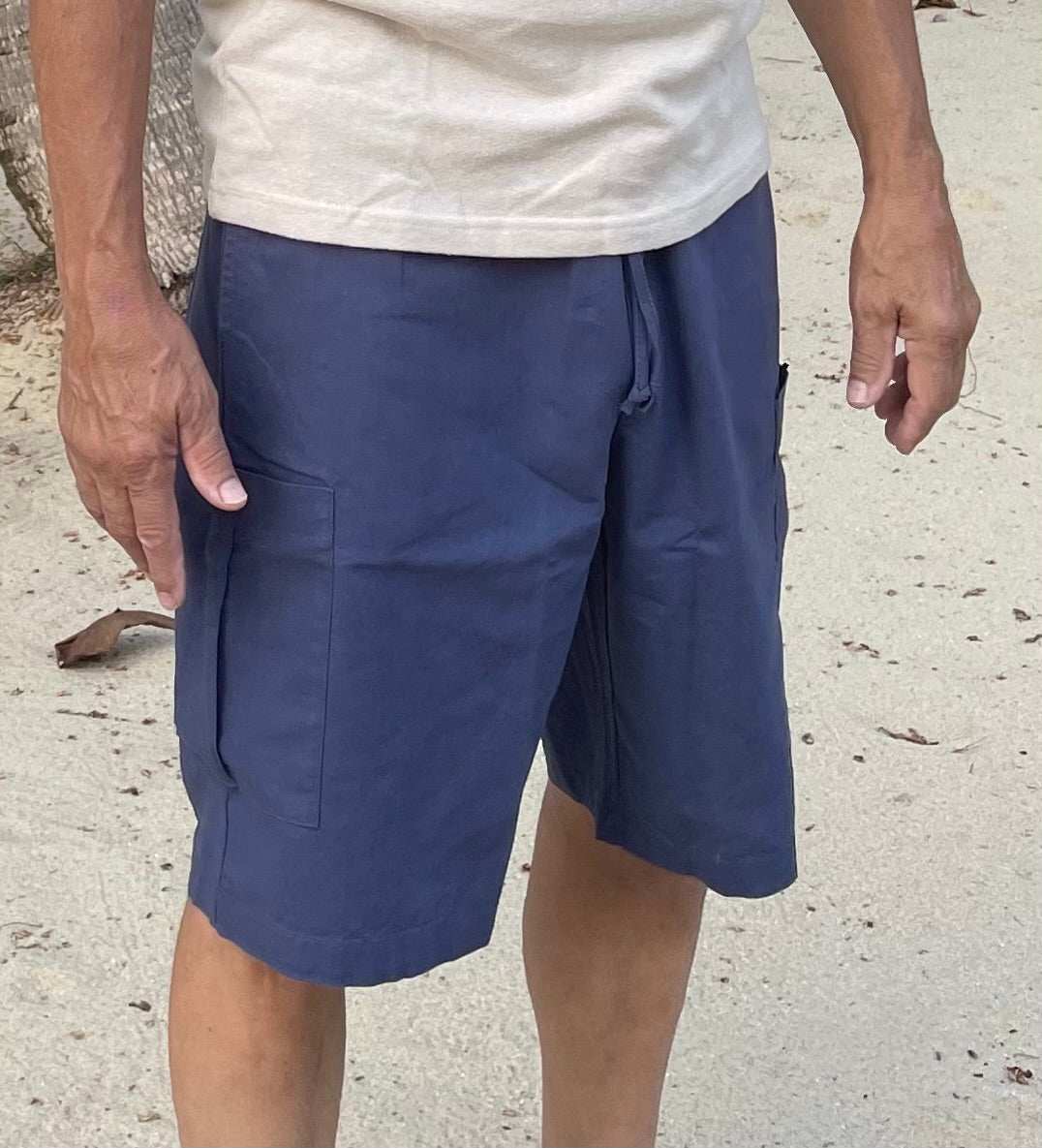 Men's hemp cargo shorts in breathable sustainable organic cotton linen blend with functional pockets and elastic waistband