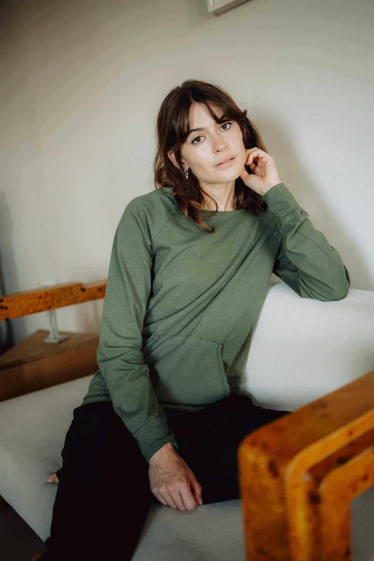 Hemp Sweatshirt Women in muted olive green with long sleeves, crew neckline and a simple pullover design