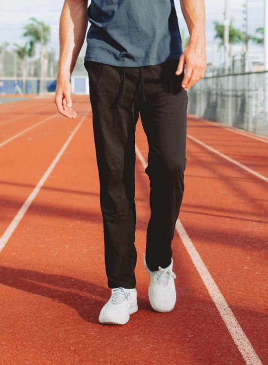 Lounge pants in black hemp-cotton fabric with a relaxed fit and straight legs