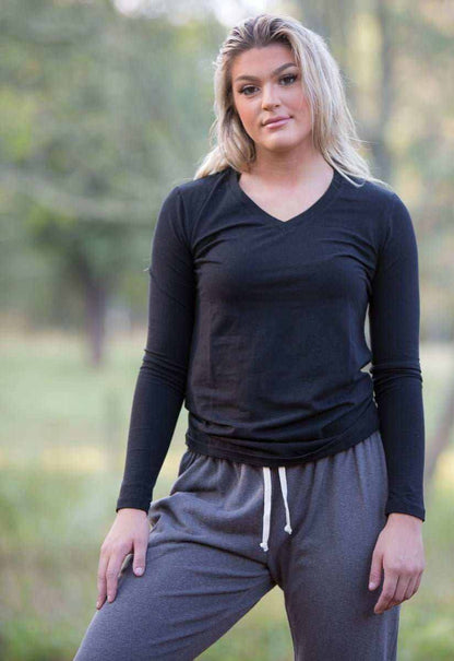 Hemp Shirt in black stretch fabric with a fitted silhouette, long sleeves, and a classic V-neckline